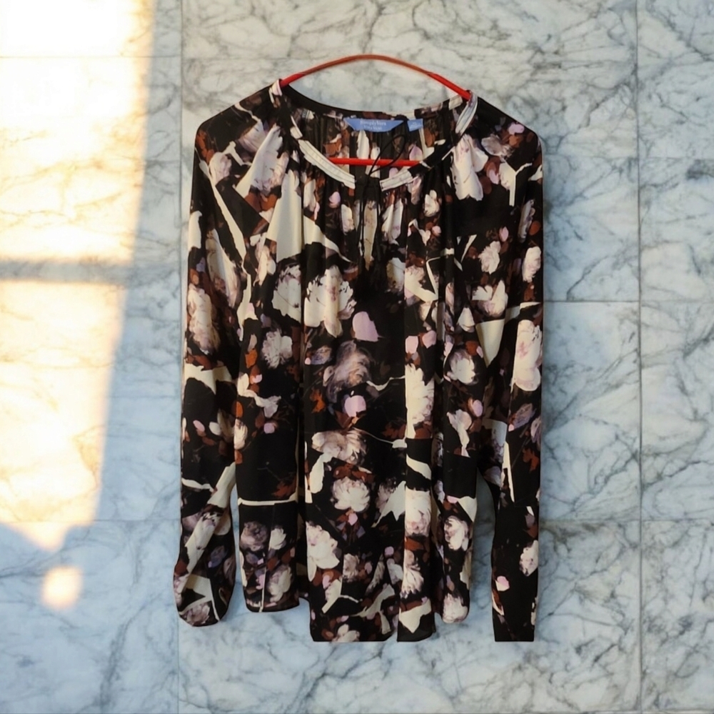 Vera Wang Gorgeous Blouse